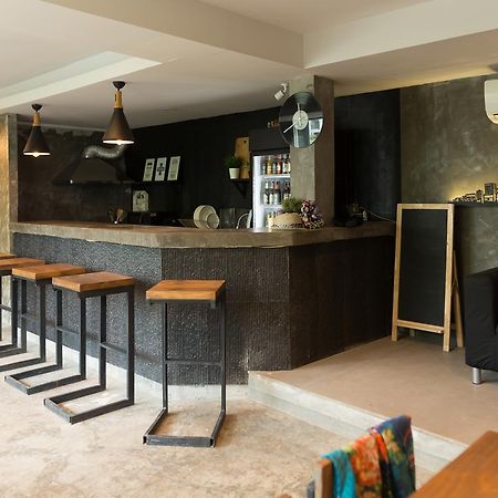 Revolution Hostel Asoke Bangkok Eksteriør billede