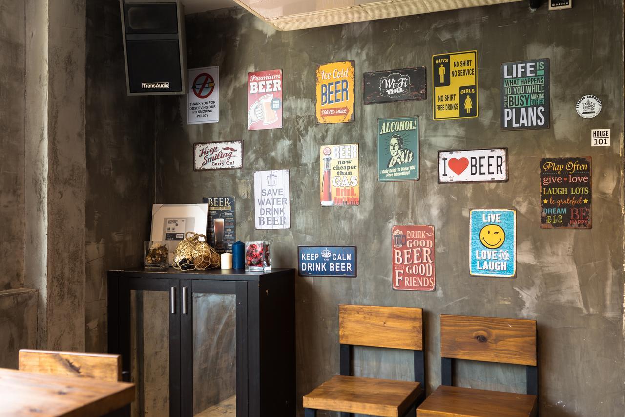 Revolution Hostel Asoke Bangkok Eksteriør billede