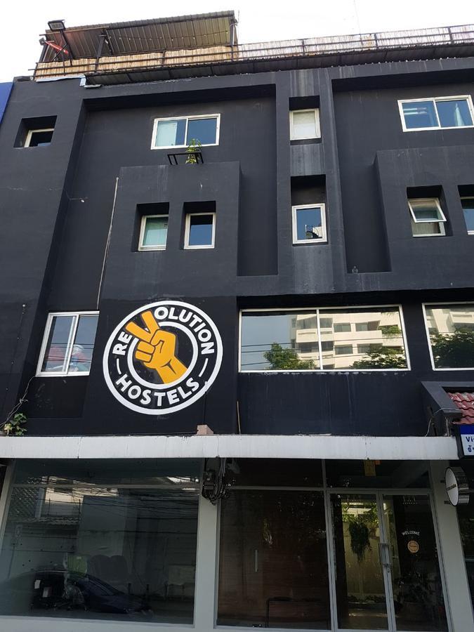 Revolution Hostel Asoke Bangkok Eksteriør billede
